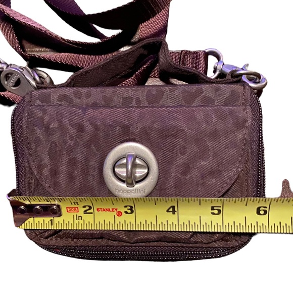 Baggallini crossbody in brown with leopard pattern & carry handle good cond - Picture 6 of 7